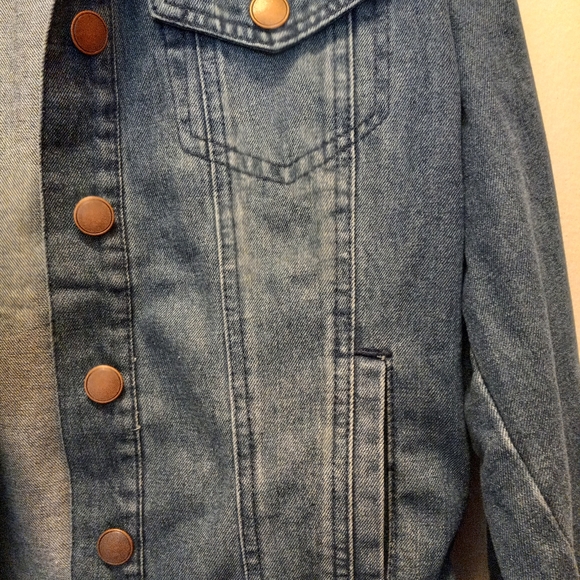 NWT Dollhouse Womens  Denim Jacket Size L - Picture 3 of 4